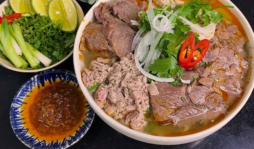 Một tô bún bò cực kì chất lượng