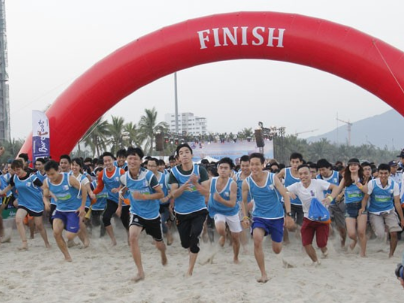 Lợi ích của việc tham gia giải chạy chân trần trên biển Đà Nẵng 2024