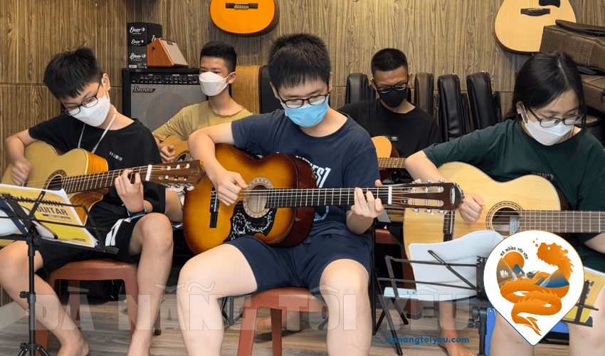 học đàn guitar Đà Nẵng