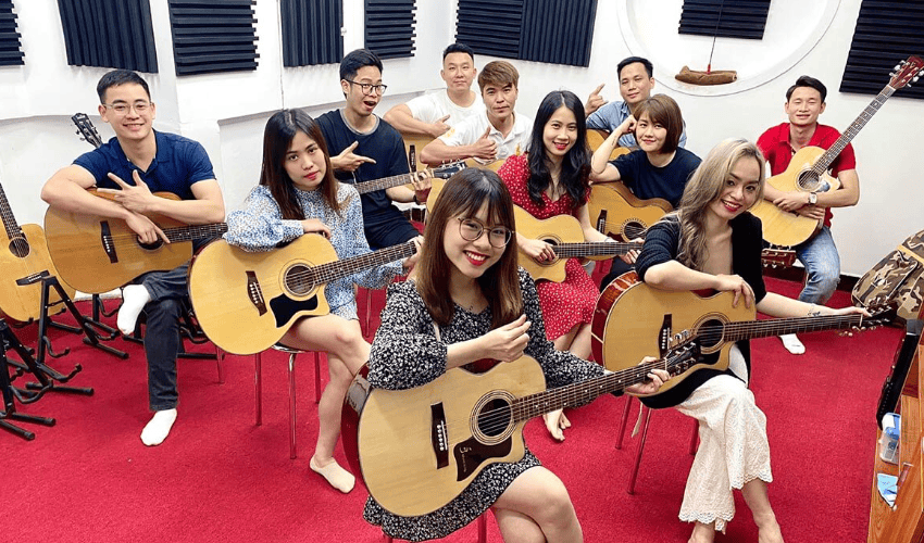 học đàn guitar Đà Nẵng chất lượng