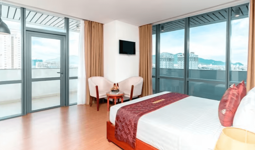 khách sạn gần ga đà nẵng Danang Han River Hotel